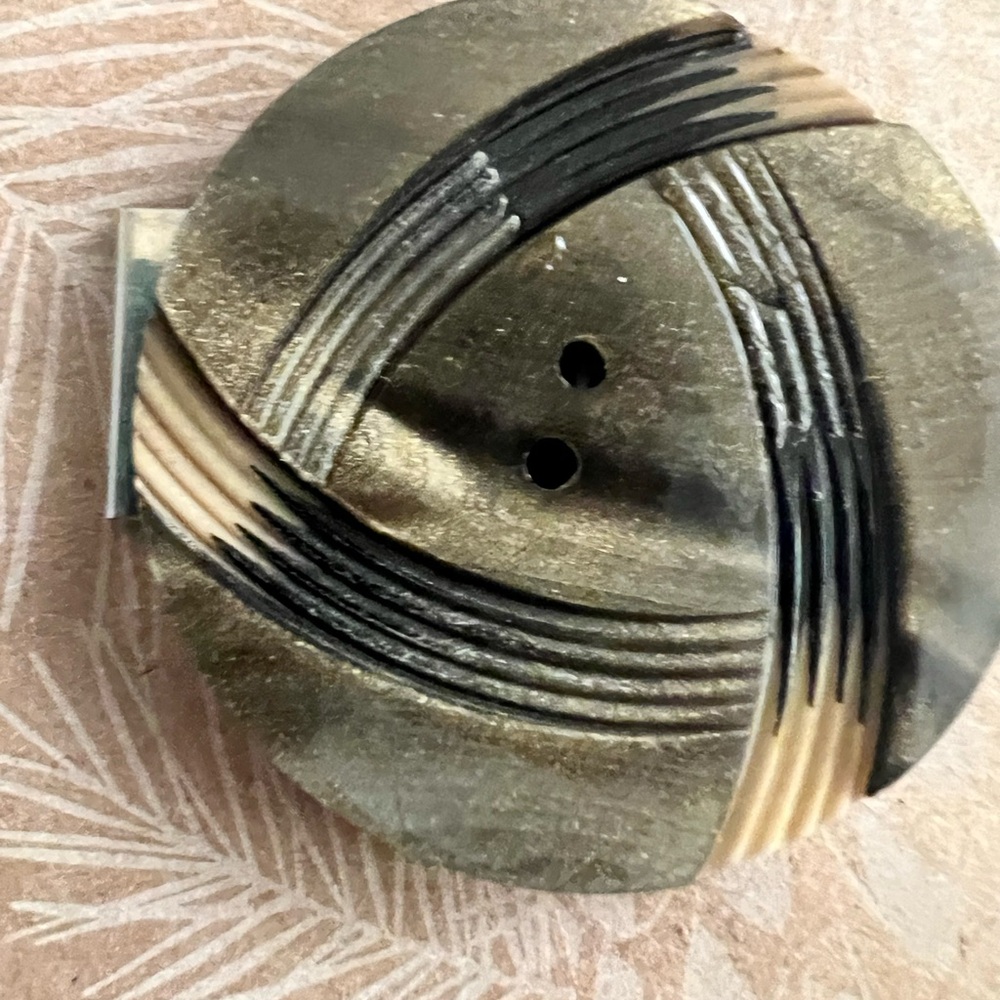 Attractive vintage buttons